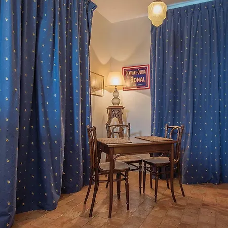 La Porte Bleue Apartment