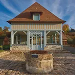 La Porte Bleue Daire