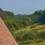 La Porte Bleue Daire *